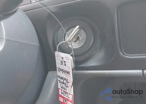 1999 Toyota Tacoma из США, поврежденный, VIN 4TAWM72N6XZ408231